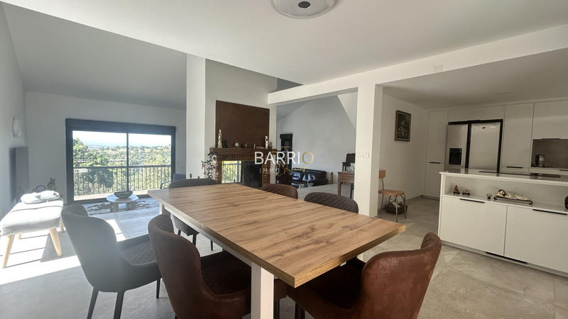 Villa - 240 m² - 6 pièces