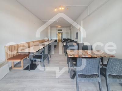 Local commercial - 77 m² - 4 pièces