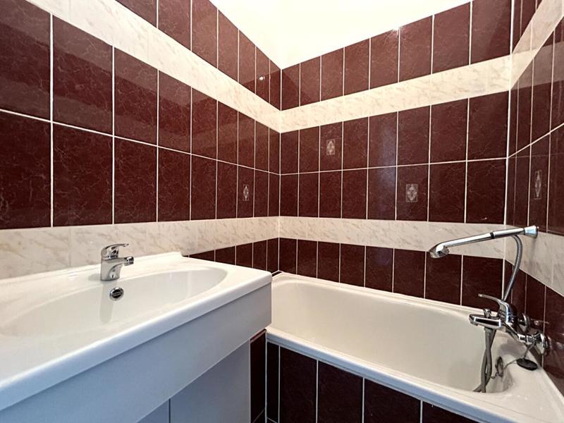 Immeuble - 210 m² - 9 pièces