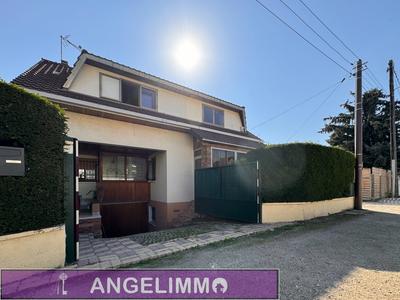 Maison - 104 m² - 6 pièces