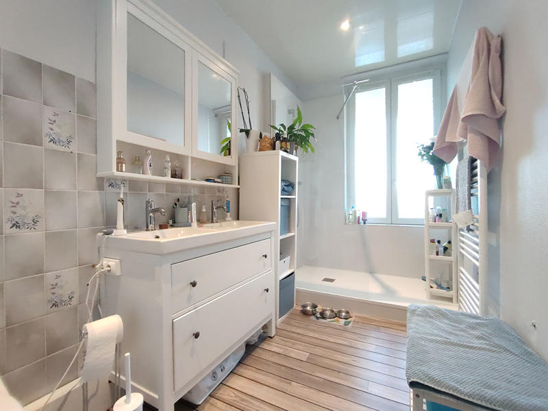 Maison - 292 m² - 9 pièces