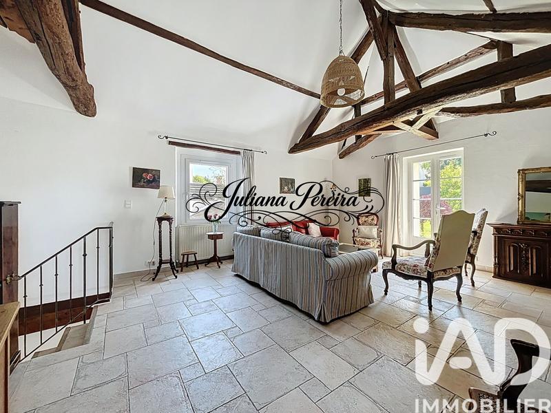 Maison - 205 m² - 9 pièces