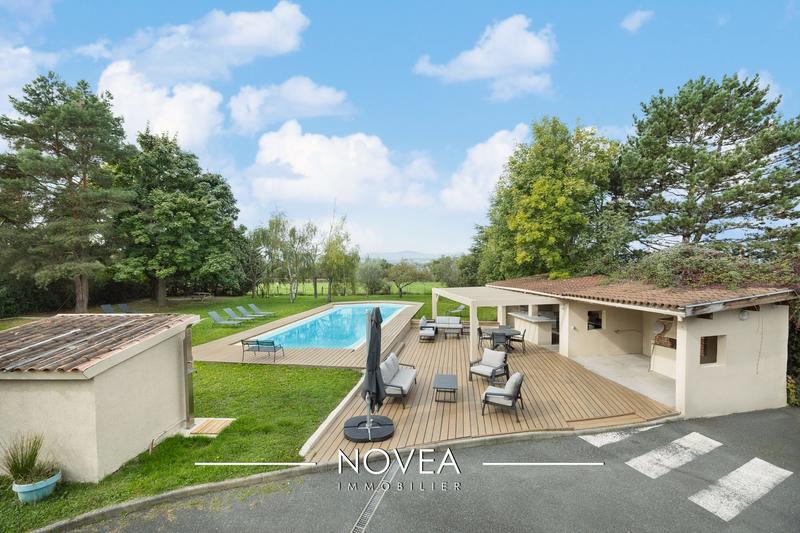 Maison - 296 m² - 8 pièces