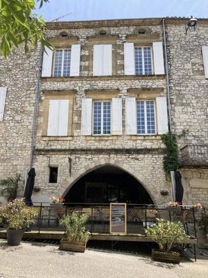 Maison de ville - 240 m² - 10 pièces