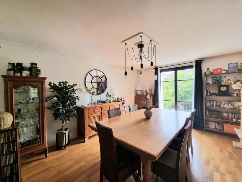 Maison - 193 m² - 8 pièces