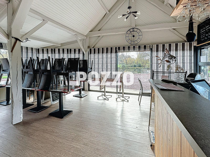 Maison - 268 m² - 9 pièces