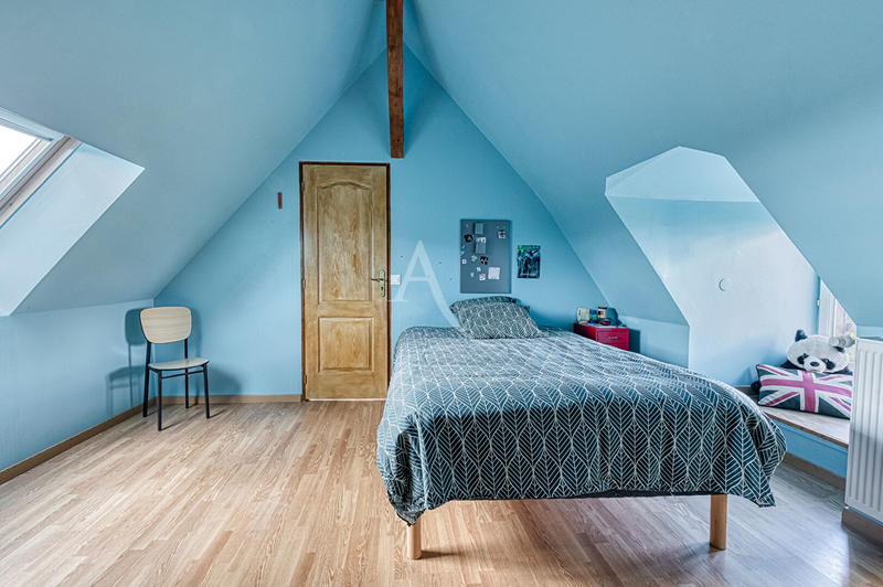 Maison - 250 m² - 8 pièces