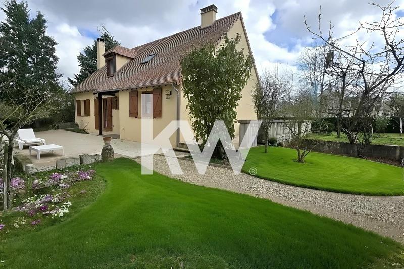 Maison contemporaine - 268 m² - 7 pièces