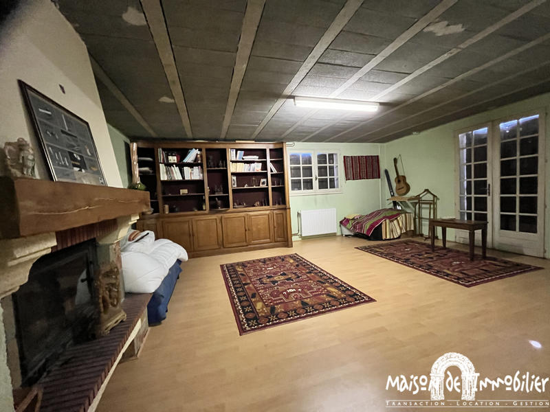 Maison - 205 m² - 9 pièces