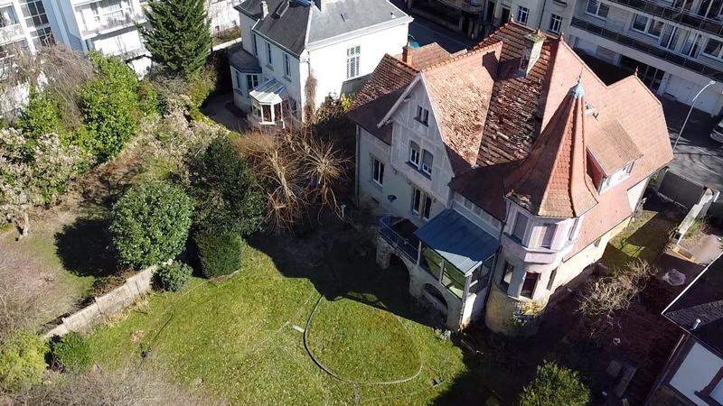 Maison - 288 m² - 10 pièces