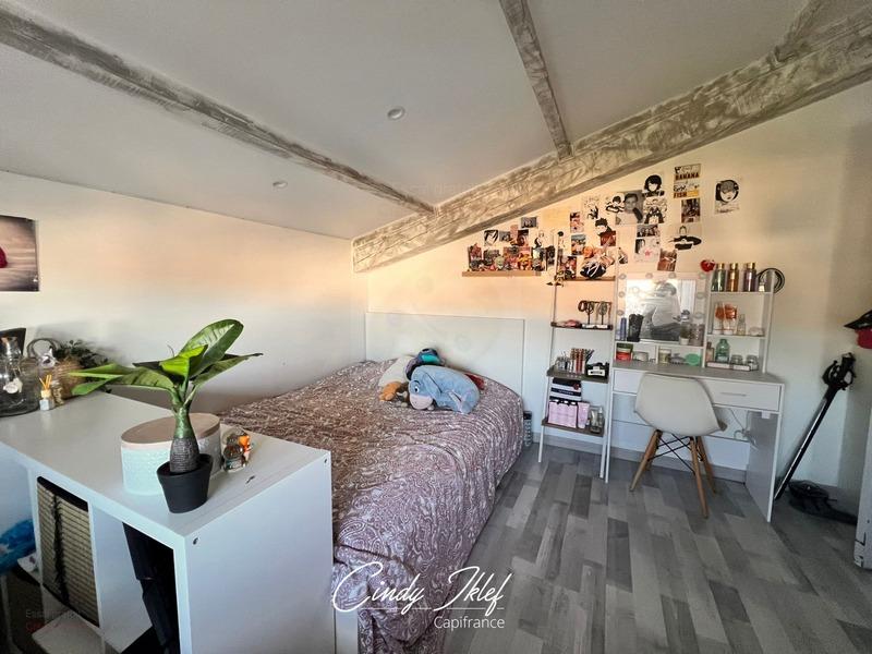 Maison - 230 m² - 6 pièces