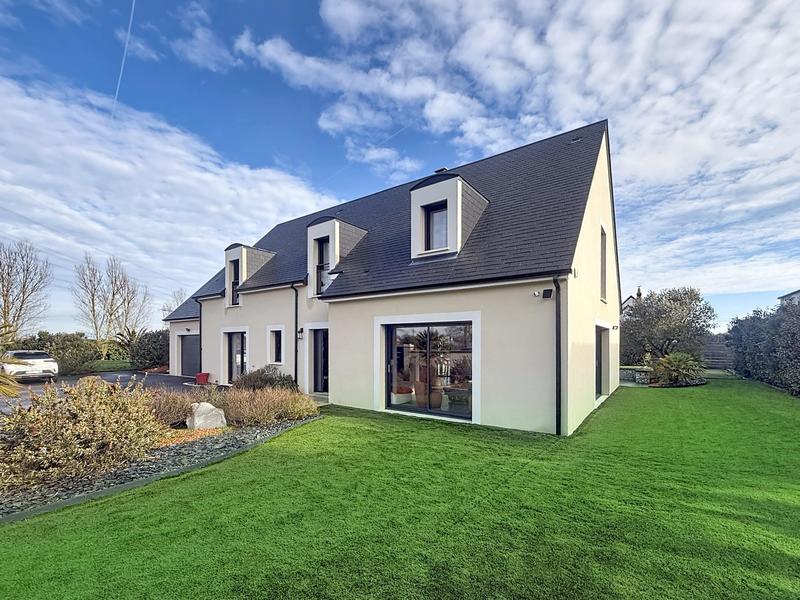 Maison - 204 m² - 6 pièces