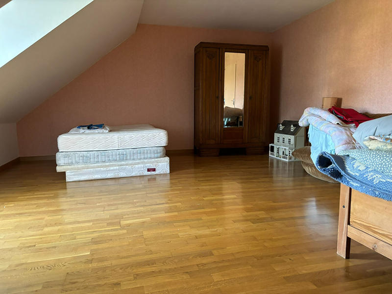 Maison - 275 m² - 10 pièces