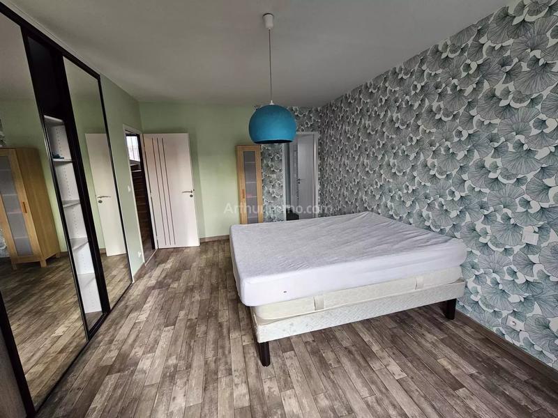 Maison - 225 m² - 9 pièces