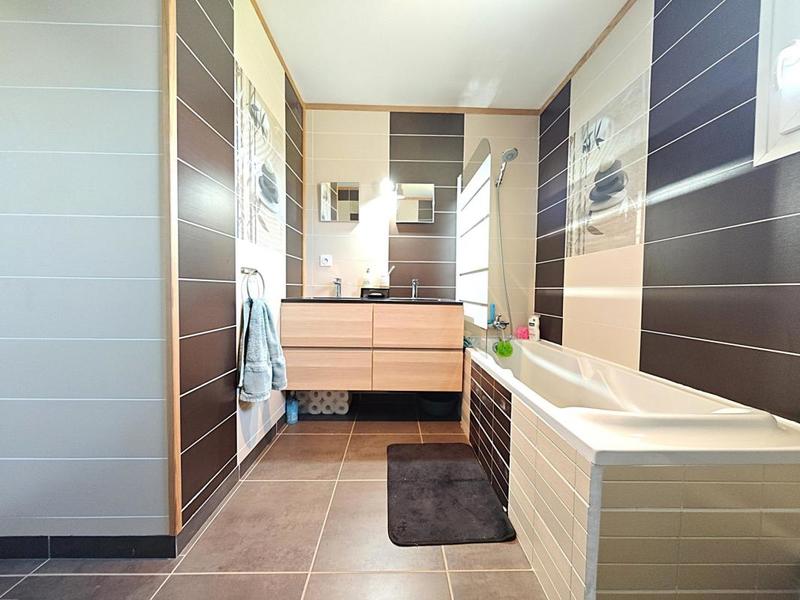 Maison - 110 m² - 5 pièces