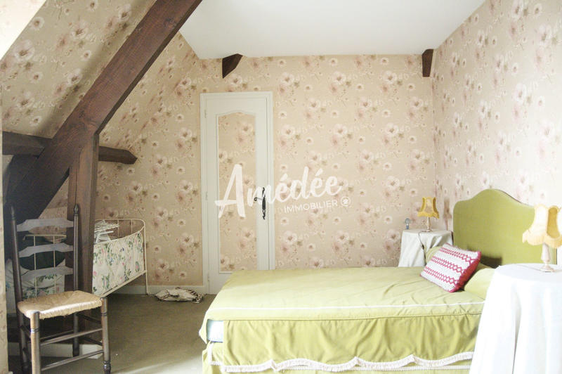 Maison traditionnelle - 210 m² - 7 pièces