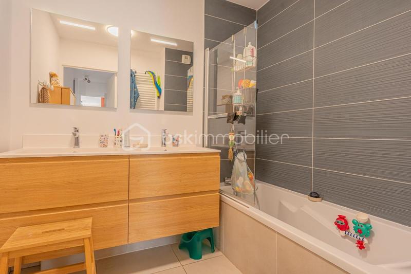 Appartement - 105 m² - 4 pièces