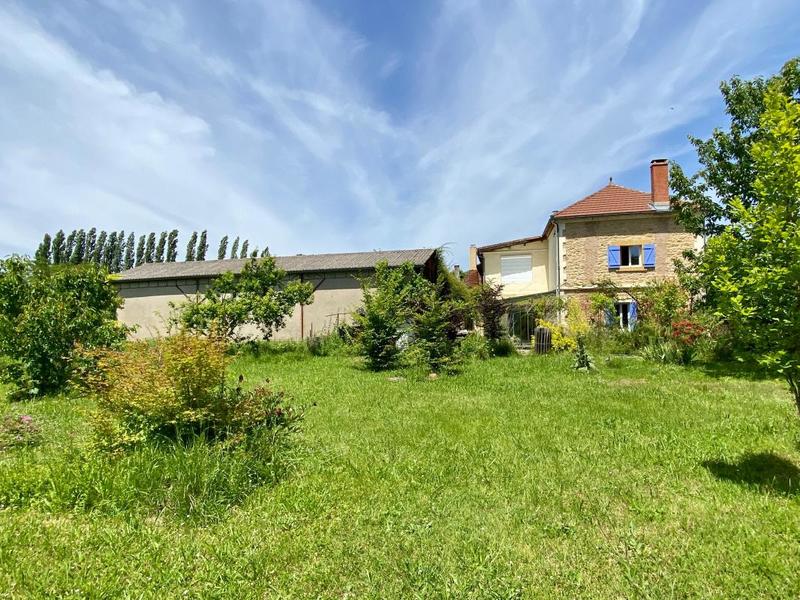 Maison de village - 280 m² - 6 pièces