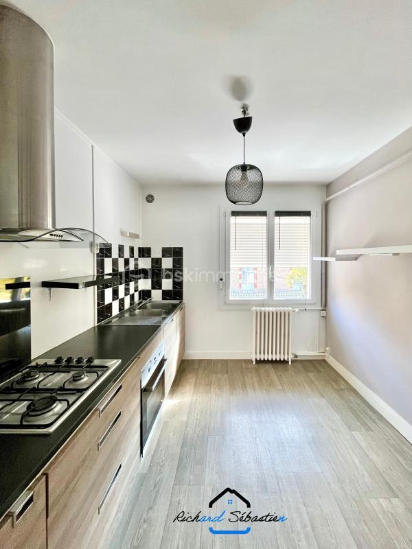 Maison de ville - 250 m² - 10 pièces