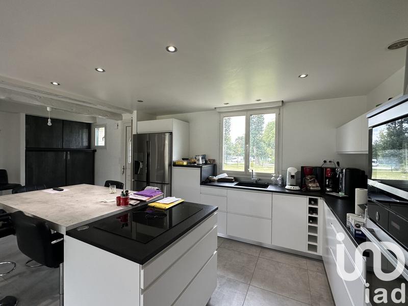 Maison - 202 m² - 8 pièces