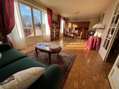 Appartement - 85 m² - 5 pièces