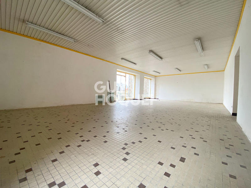 Maison - 325 m² - 6 pièces