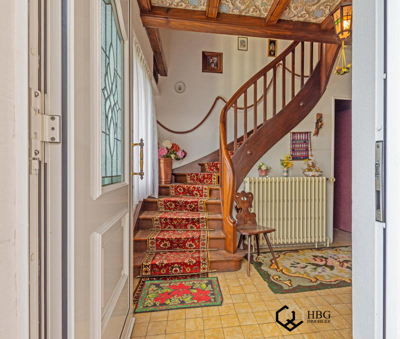 Maison - 310 m² - 13 pièces