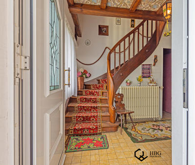 Maison - 310 m² - 13 pièces