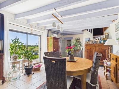 Maison - 166 m² - 6 pièces
