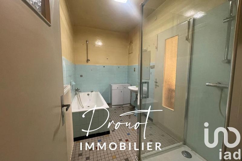 Maison - 238 m² - 9 pièces