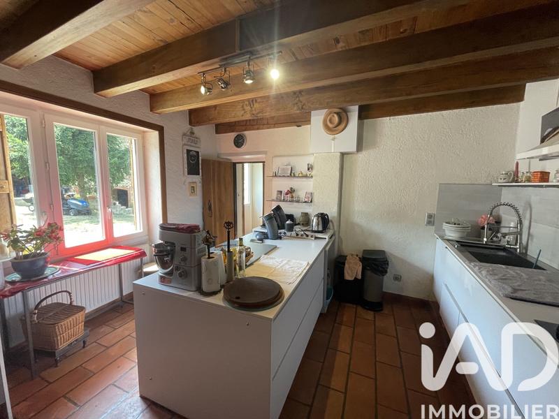 Maison - 230 m² - 6 pièces
