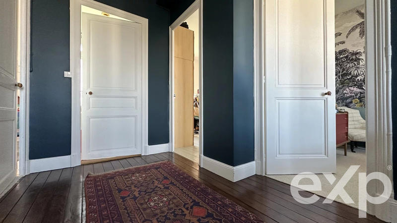 Maison - 199 m² - 8 pièces