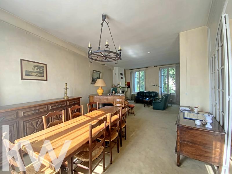 Maison - 200 m² - 9 pièces