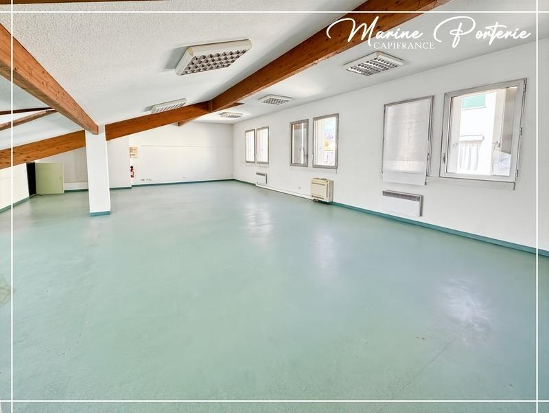 Bureau - 74 m² - 1 pièce