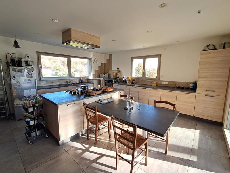 Maison - 253 m² - 10 pièces