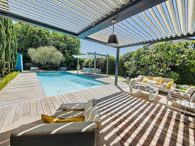 Maison - 203 m² - 6 pièces