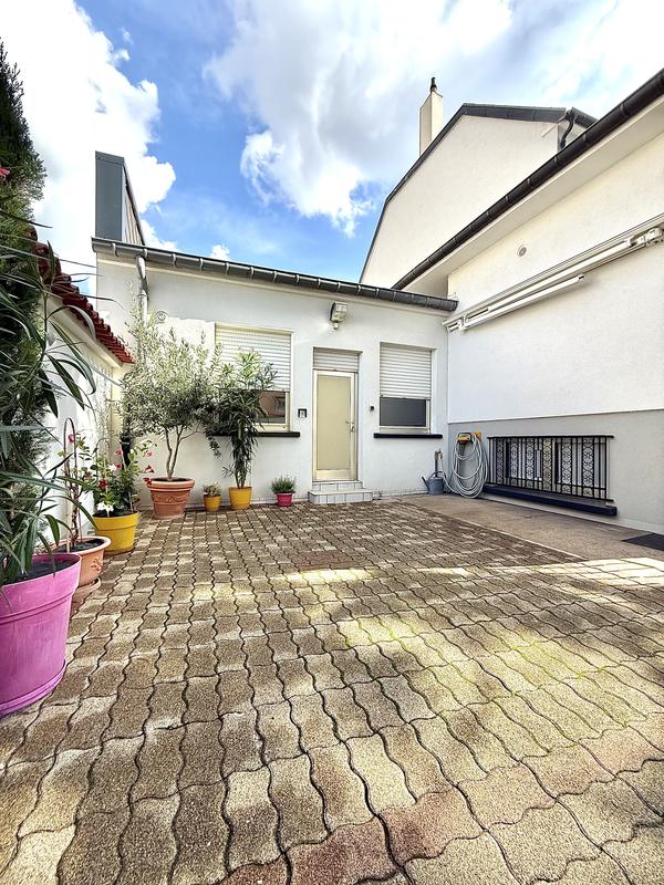 Maison - 116 m² - 9 pièces