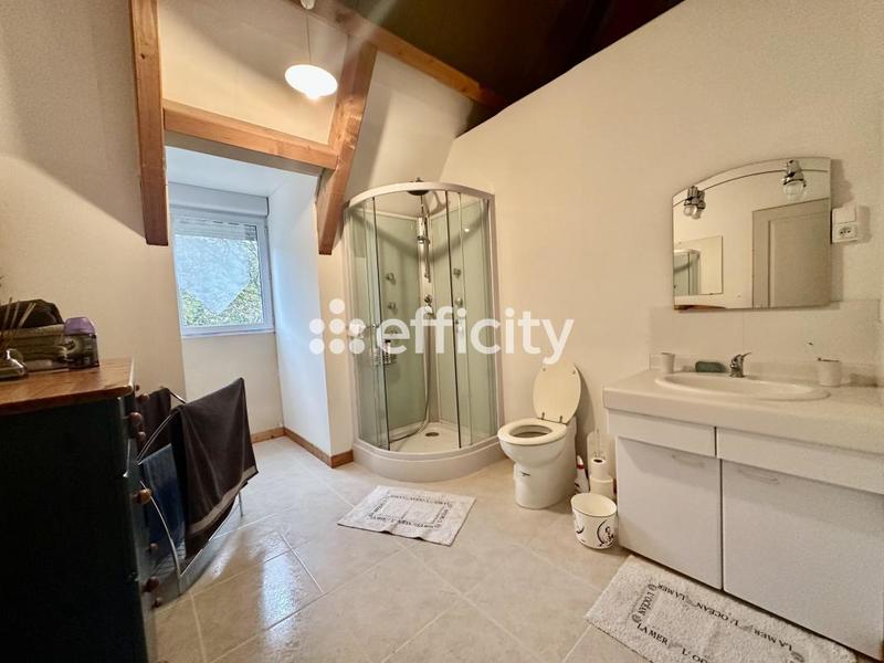 Maison - 211 m² - 8 pièces