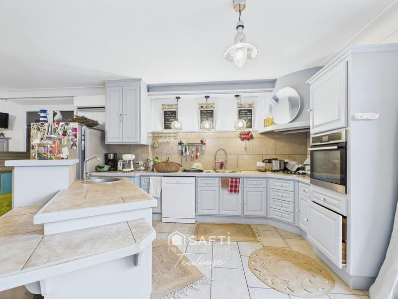 Maison - 274 m² - 8 pièces