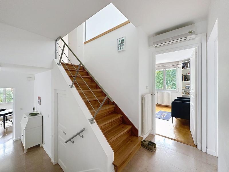 Maison - 271 m² - 9 pièces