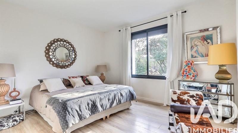 Maison - 232 m² - 8 pièces