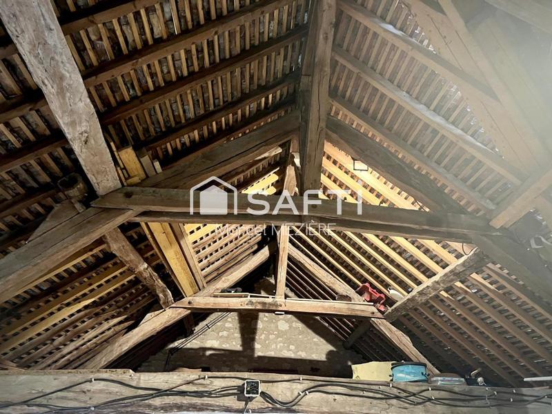 Maison - 201 m² - 7 pièces