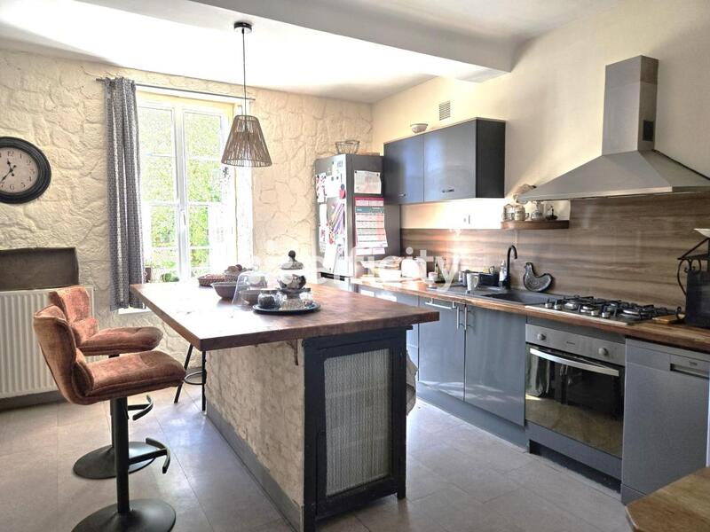 Demeure - 186 m² - 7 pièces