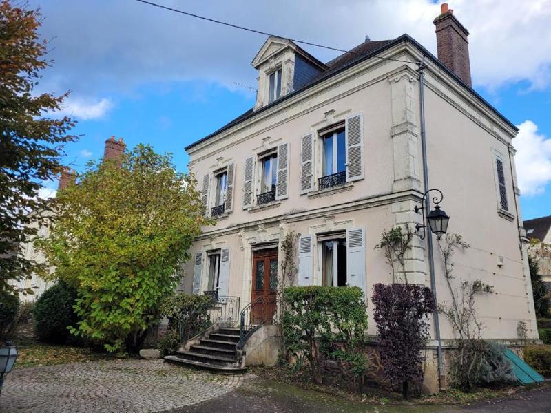 Maison - 283 m² - 8 pièces