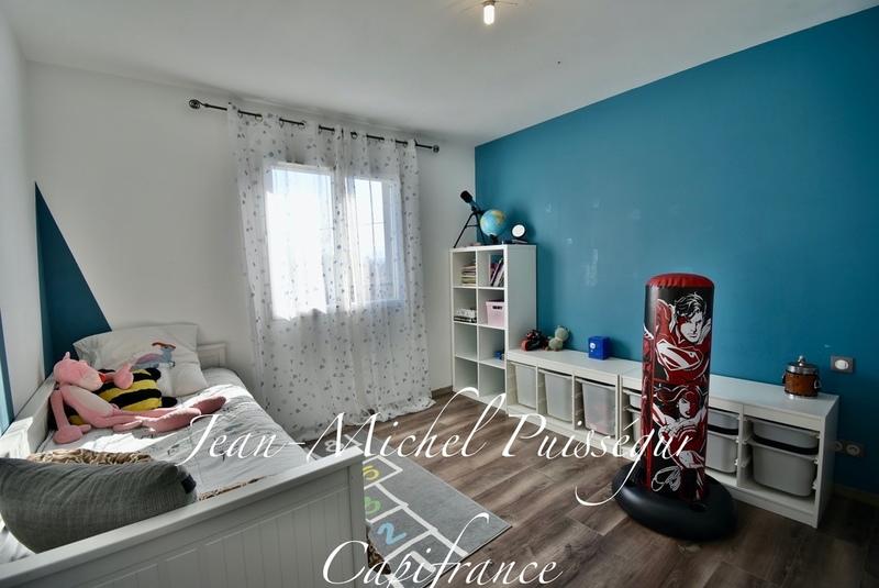 Maison - 230 m² - 8 pièces