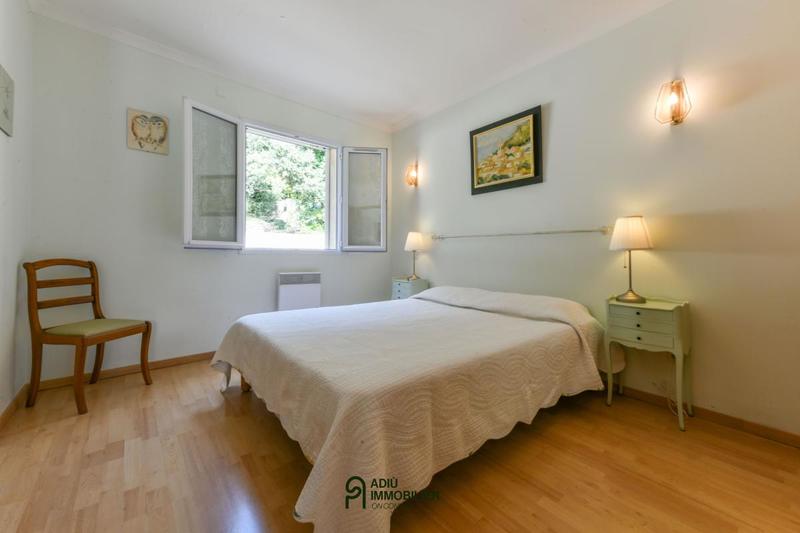 Villa - 244 m² - 10 pièces