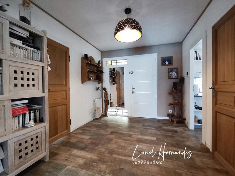 Maison - 220 m² - 7 pièces