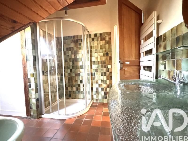 Maison - 266 m² - 11 pièces