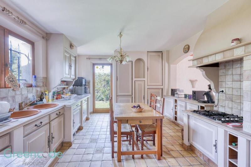 Villa - 215 m² - 10 pièces