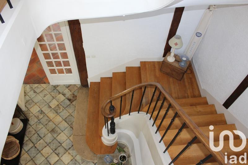 Maison - 207 m² - 5 pièces